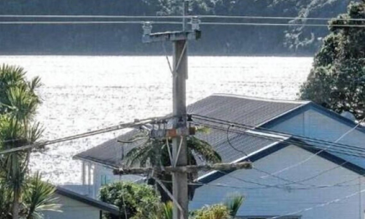 Raglan House | Harbourside Cove Views, Cosy + Peaceful