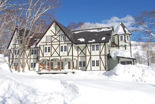 Niseko Hotel | Henry