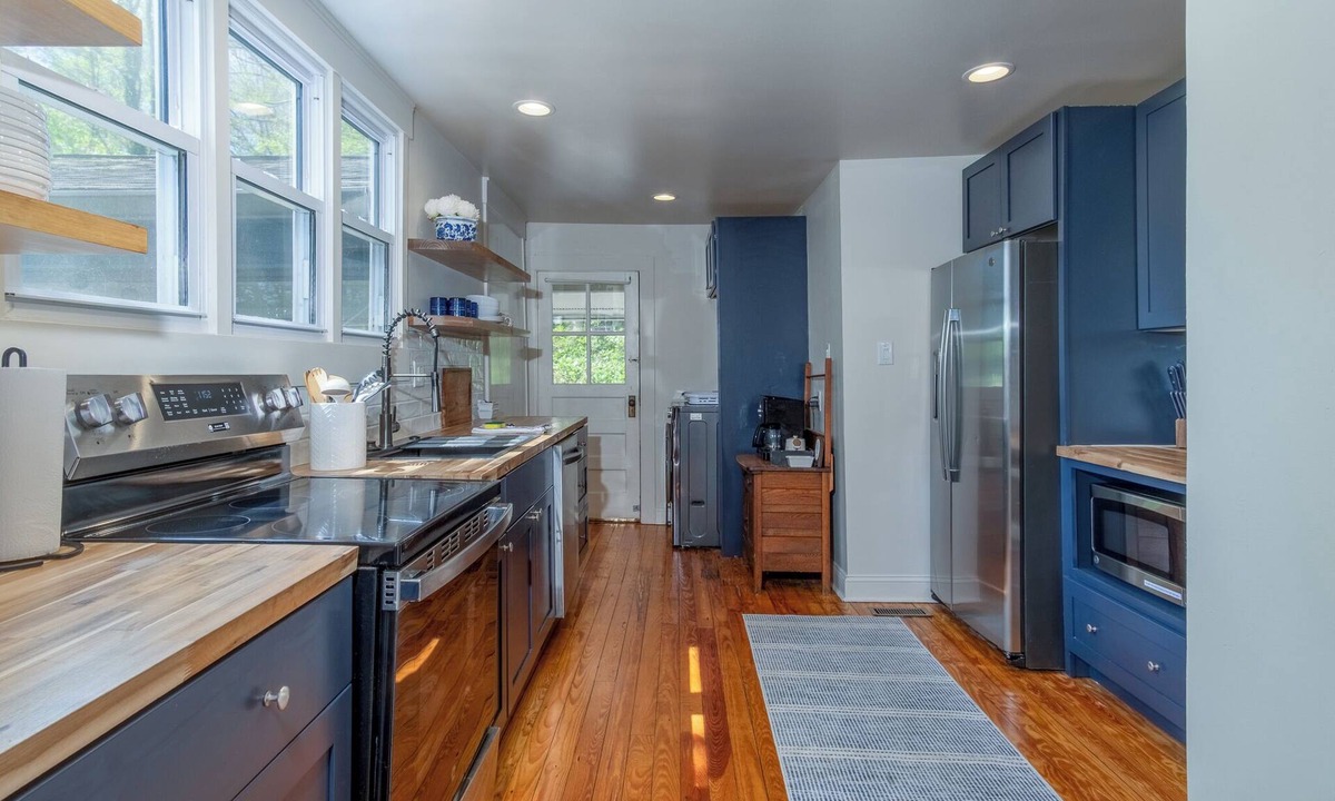 Brevard House | Hilltop Haven - Walkable to Downtown!