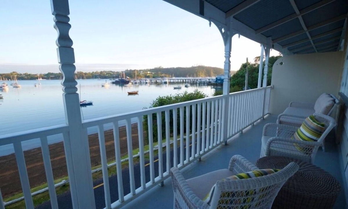 Opua Apartment | Historic Beachfront Haven – Restful, Charming, Unbeatable Views (Flat 5)