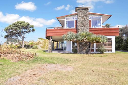 Whiritoa House | Hosts on the Coast Beachside Beauty in Whiritoa