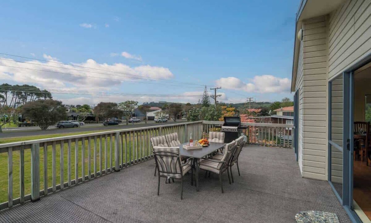 Cooks Beach House | Hosts on the Coast Laze away at Cooks