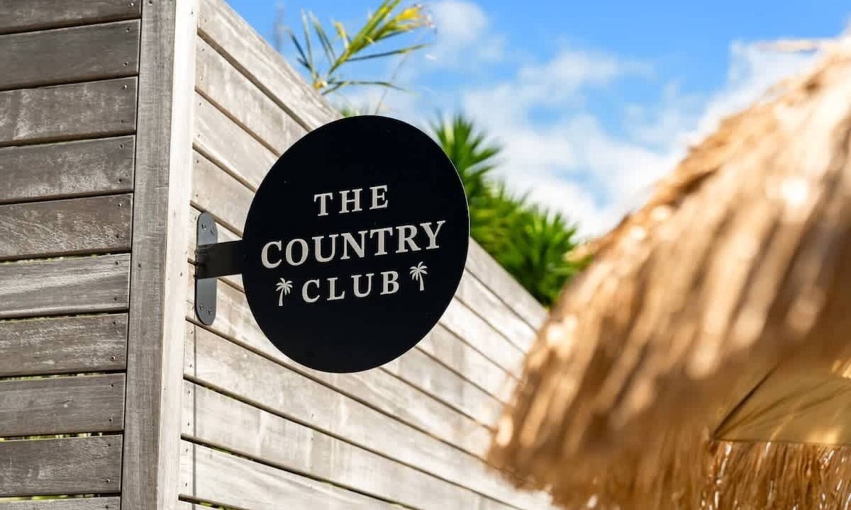 Whangamata House | Hosts on the Coast "The Country Club"
