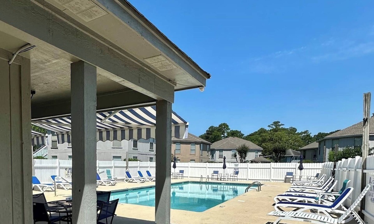 Surfside Beach Condo | Hummingbird's Comfortable Ground Floor Condo w/State Park Pass - Bring the Pup!n