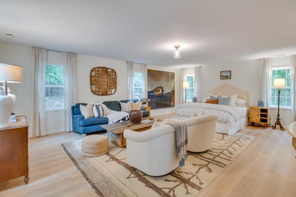 Cave Spring Apartment | Idyllic Cave Spring Studio w/Patio & Fire Pit!