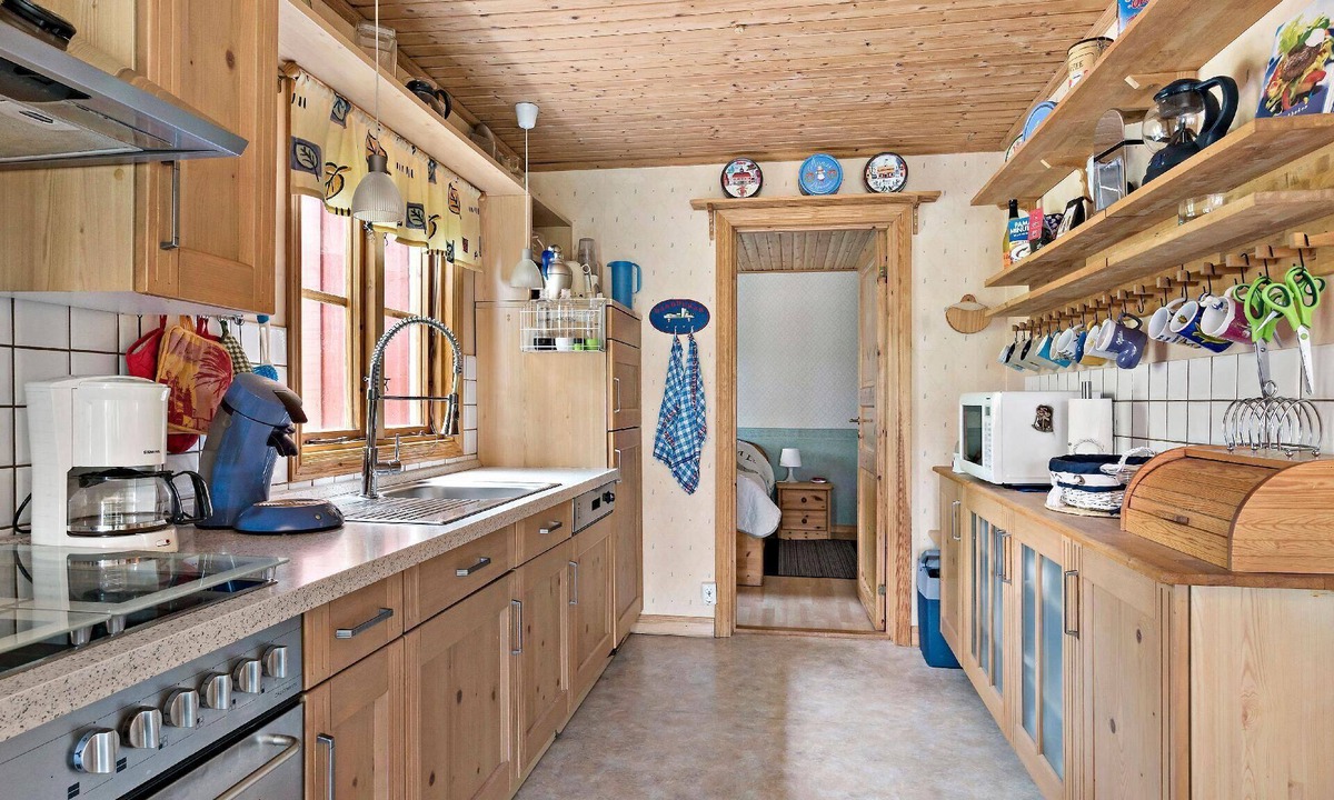 Svenljunga Municipality House | Idyllically situated, single-storey house with terrace