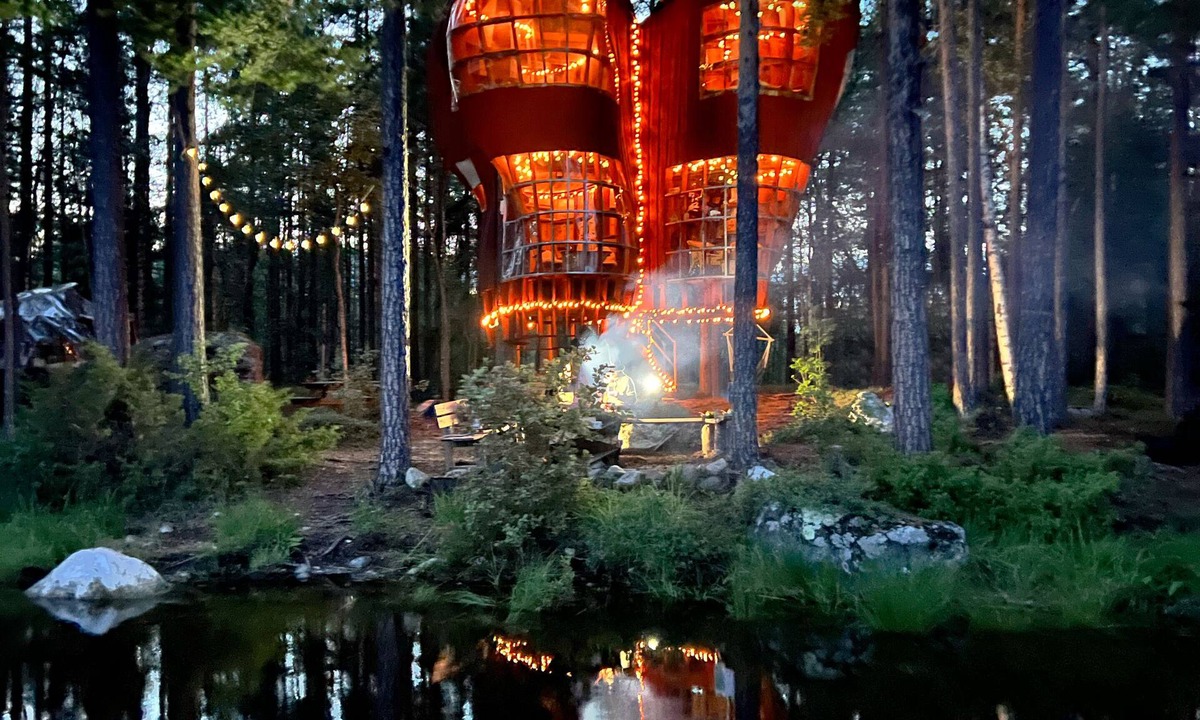 Ostavall House | Incredible tree house on your own private island on a huge lake