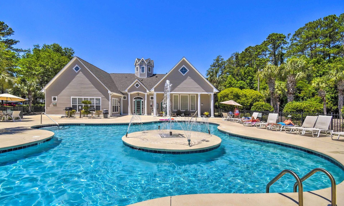 Vaught Condo | Inviting Myrtle Beach Condo: 1 Mi to Beach Access!