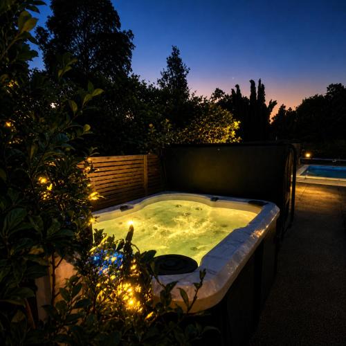 Titirangi Bed & Breakfast | Kitchen Garden Studio Spa - Bed and Breakfast