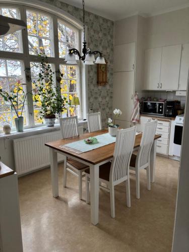 Harnosand Apartment | Lägenhet i sekelskifteshus