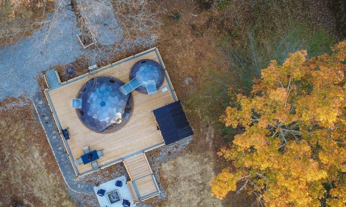 Brookport RV Rental | Lake Double Dome w Hot Tub – Space Cowboy Retreat!