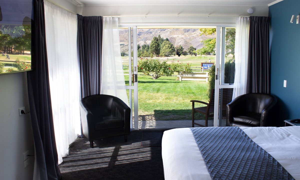 Lowburn Hotel | Lake Dunstan Motel