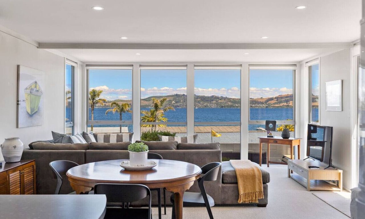 Waipahihi House | Lake View Magic - 2BR Gem with Thermal Pool & Deck Overlooking the Lake