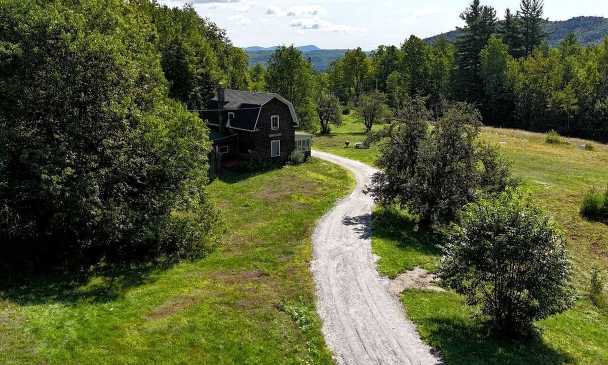 North River Cabin | Lovingly Restored Historic Cottage in Adirondack Mountains, New York