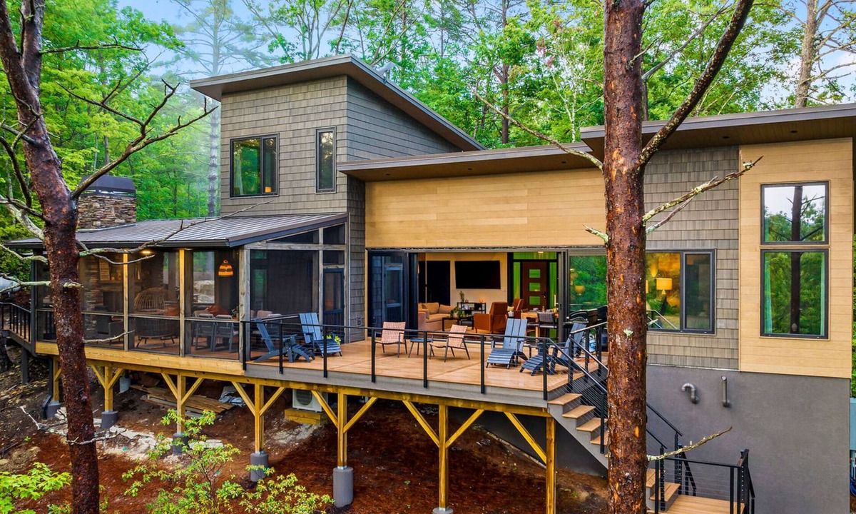 Brevard House | Luxury Treehouse Retreat | Private Trails & Views!