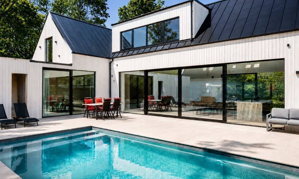 Askim Villa | Luxury villa with private cinema, sauna pool and gym
