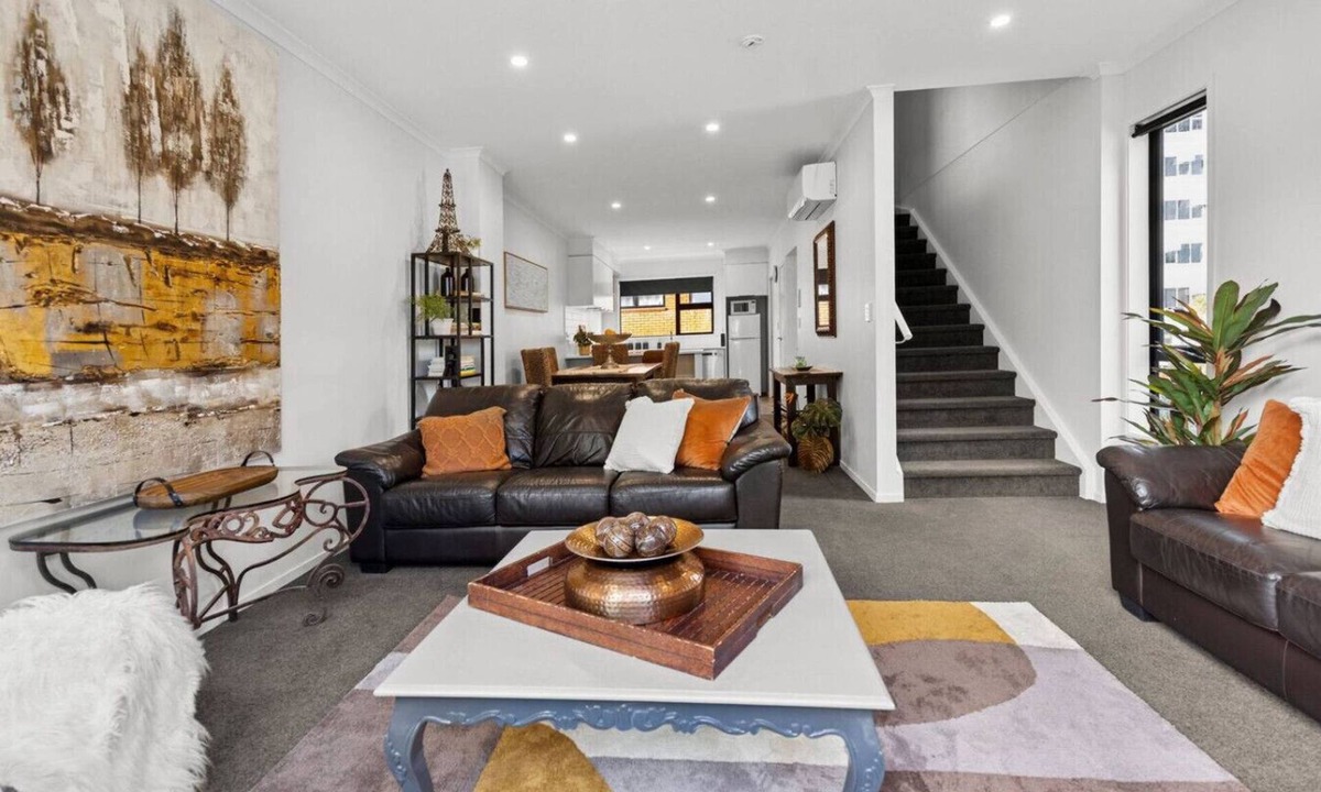 Hamilton Villa | Masterpiece 3BR Hamilton Central–Parking Included