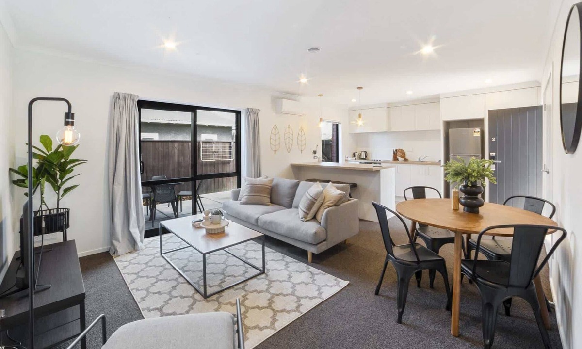 Frankton House | Modern 2-Bed Townhouse Near Hamilton Lake Domain