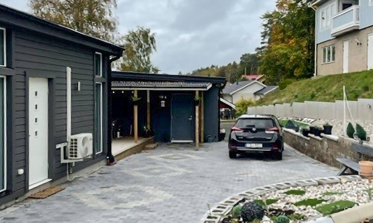 Lindome House | Modern and compact cottage in Lindome.