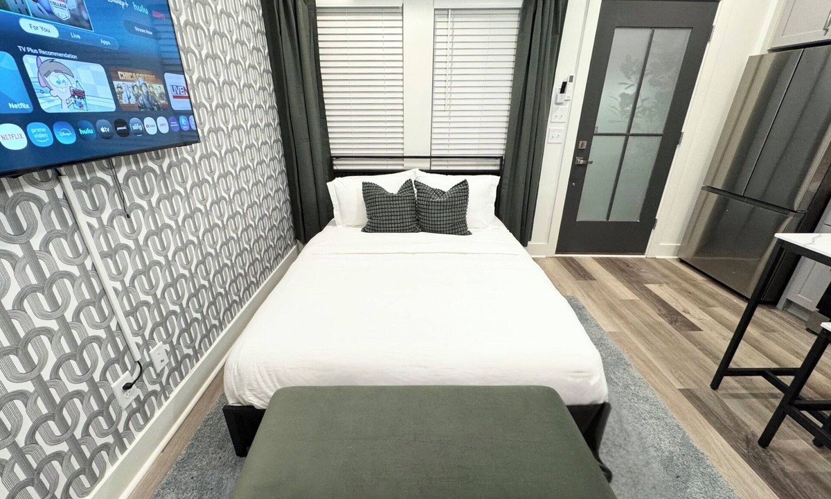 Kirkwood Apartment | Modern Studio near Pullman Yards & BeltLine. Perfect for FIFA stays.
