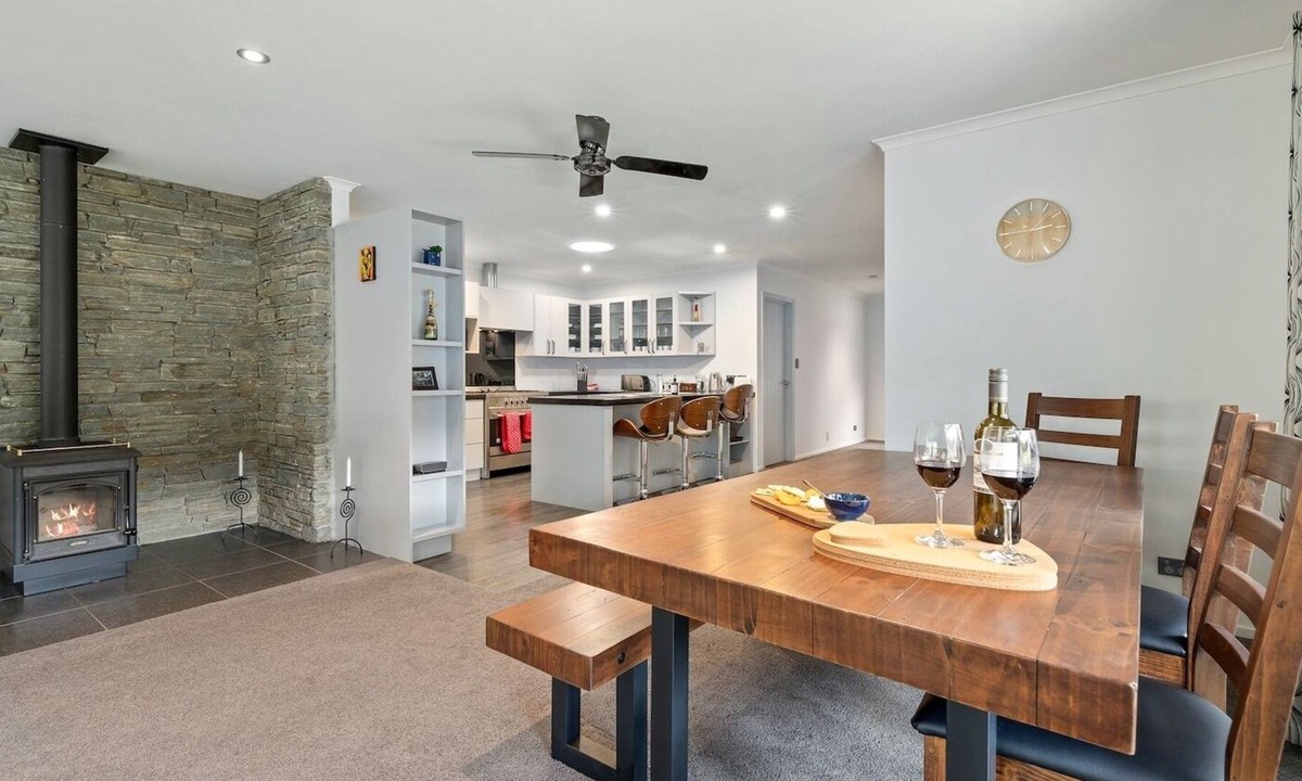 Clyde House | MODERN TOWN HOUSE , EXCELLENT LOCATION