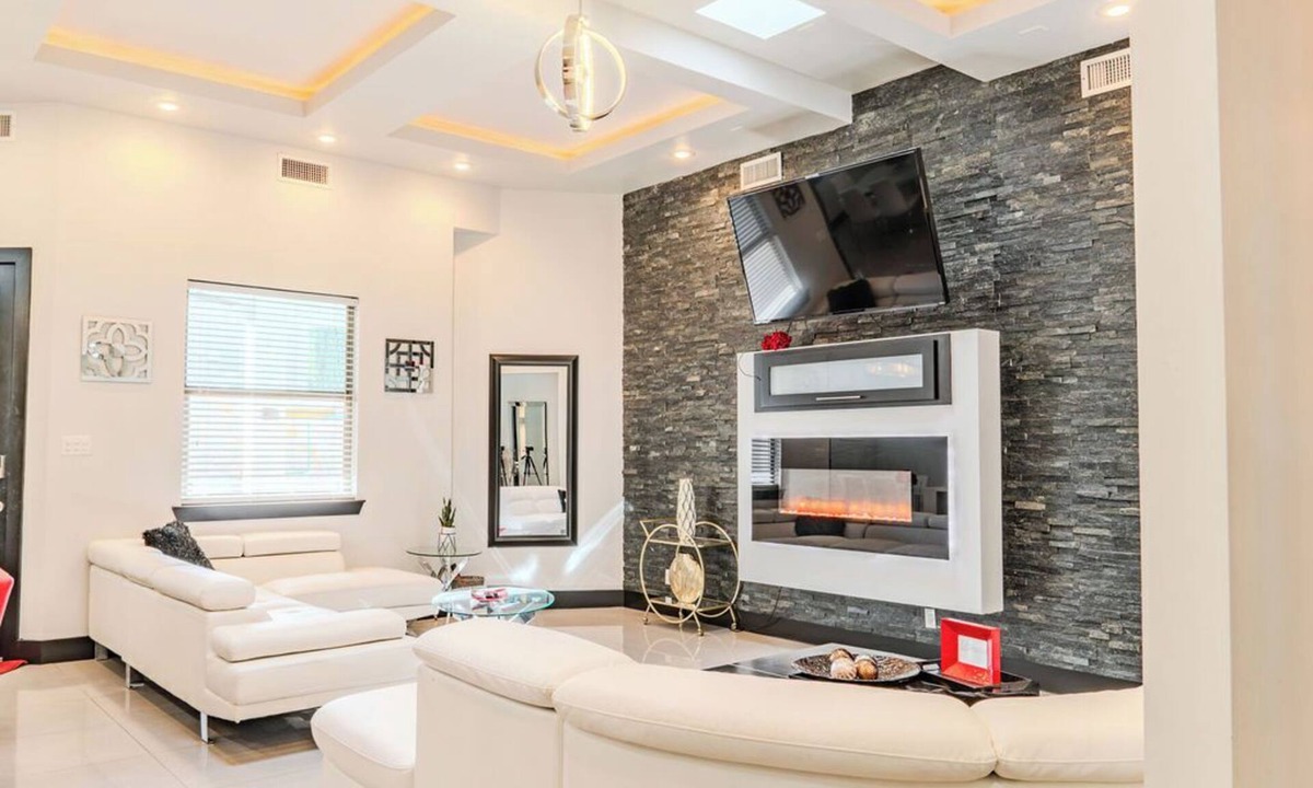 Northeast El Paso House | Modern upscale home with an amazing kitchen.