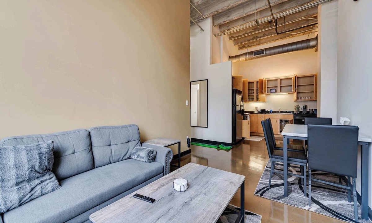 West Loop Apartment | Modern West Loop Gem-City Views & Prime Location 3