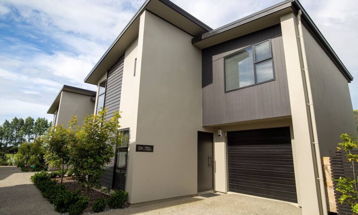 Nelson House | Nelson Central Town House