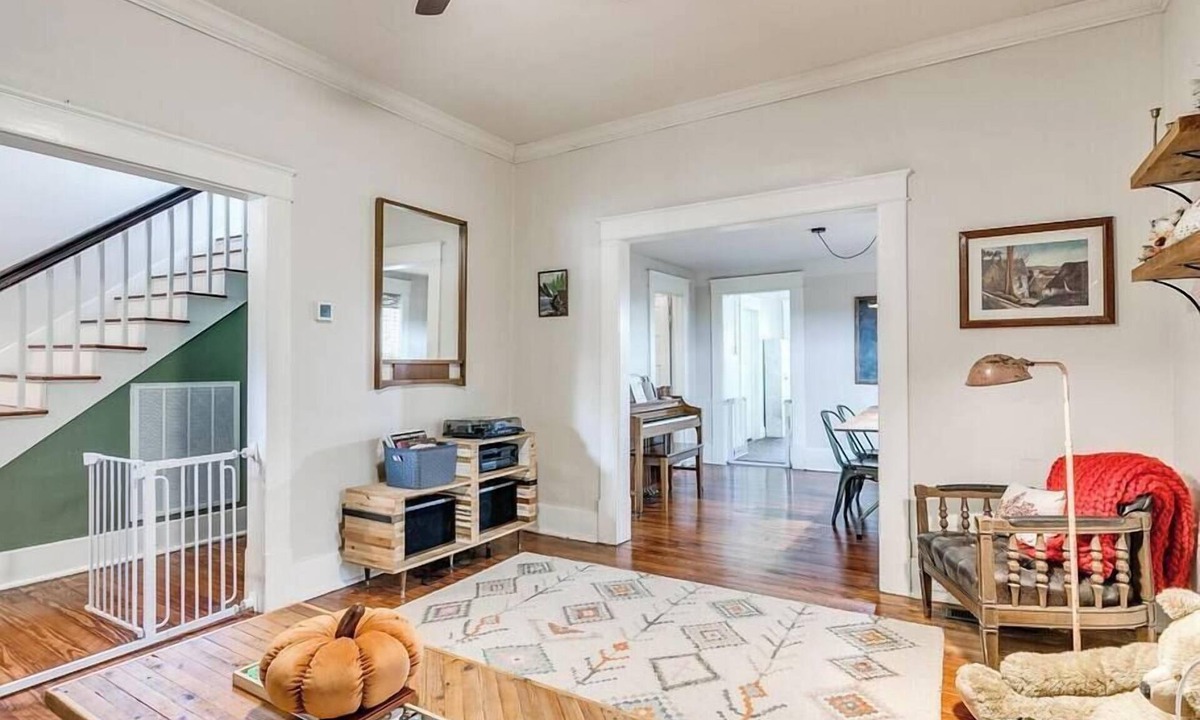 Guthrie House | Nestled Victorian Historic Area