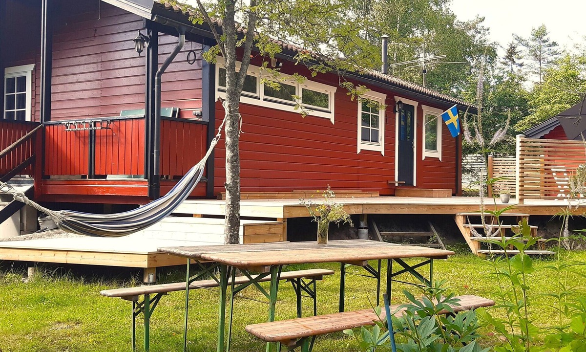Bergshamra House | Nice, comfortable vacation home 4 beds, with terrace, near the lake