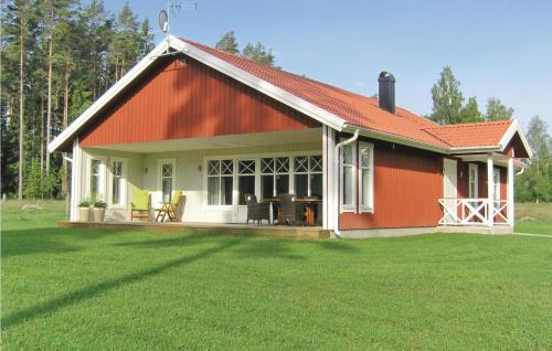 Flattinge House | Nice Home In Vittaryd With Sauna