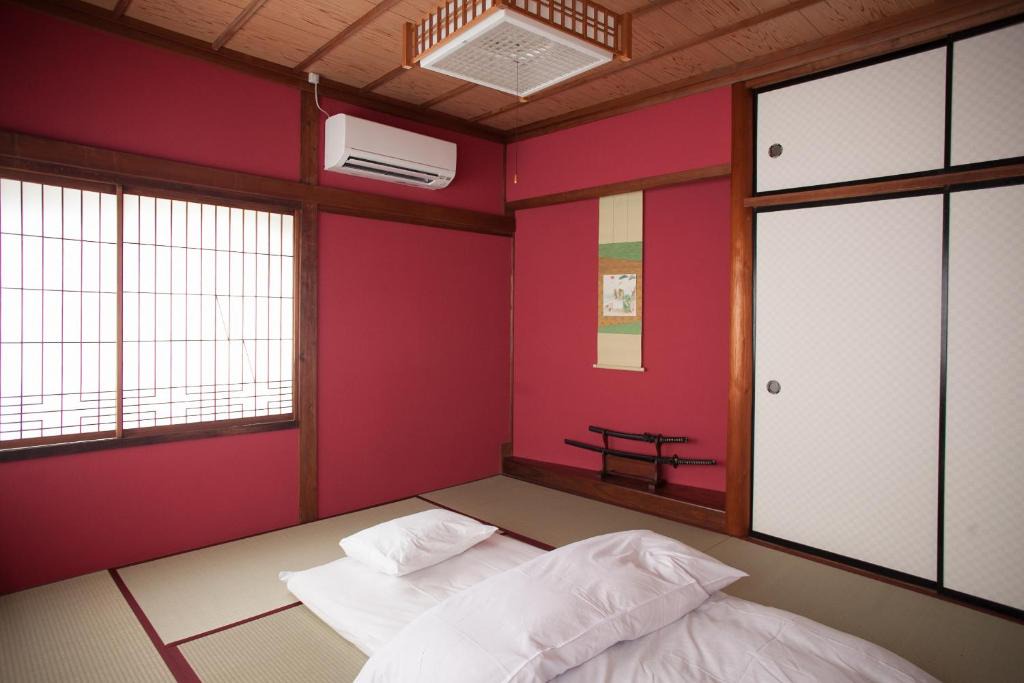 Tera-machi Temple Area House | Ninja 旅音