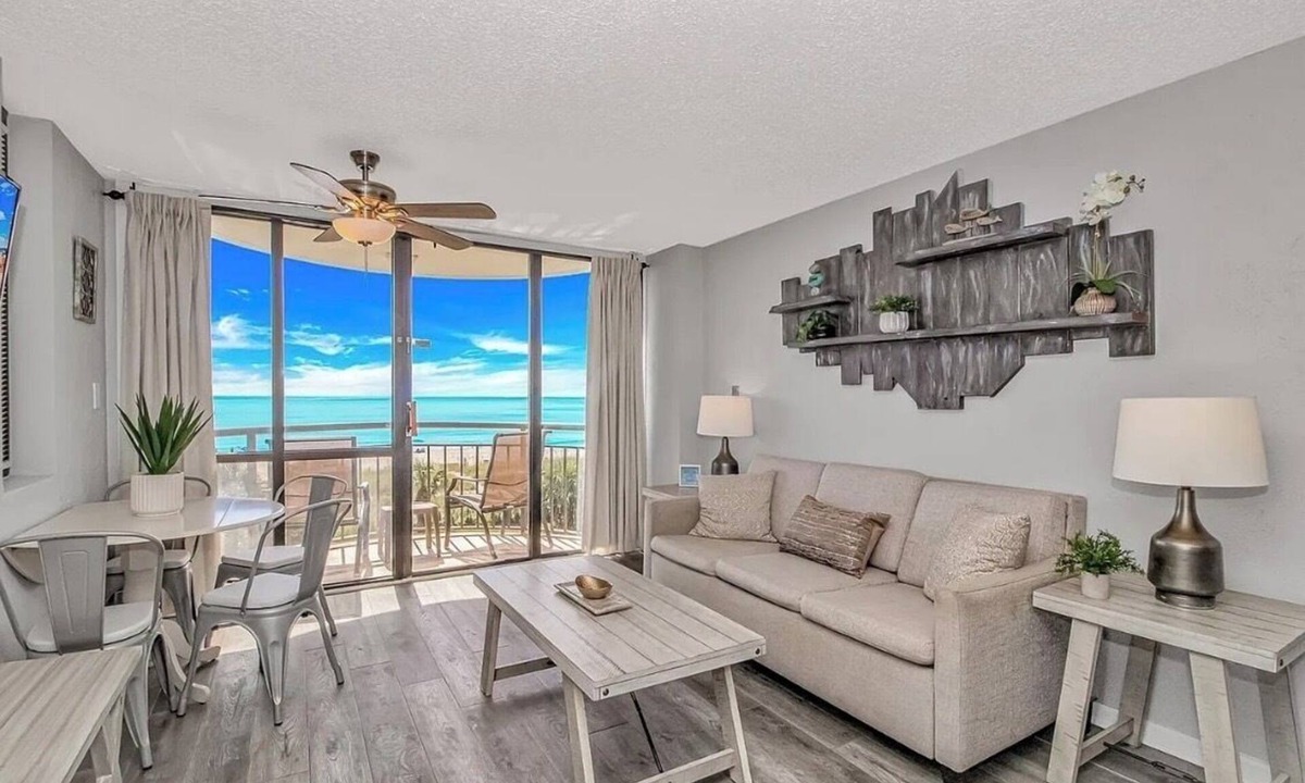 Myrtle Beach Condo | Oceanfront Condo with Balcony, Pools & Walk to Boardwalk