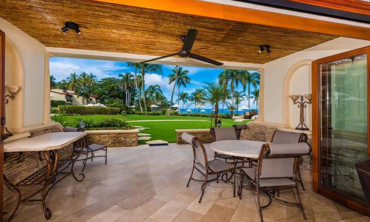 Playa Flamingo Villa | Palms 23