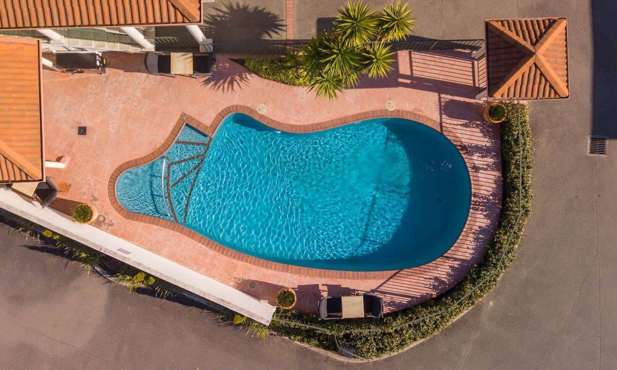 Nelson Hotel | Palms Motel