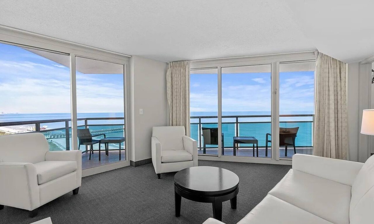 Downtown Myrtle Beach Condo | Panoramic Oceanfront Condo on 7th Floor