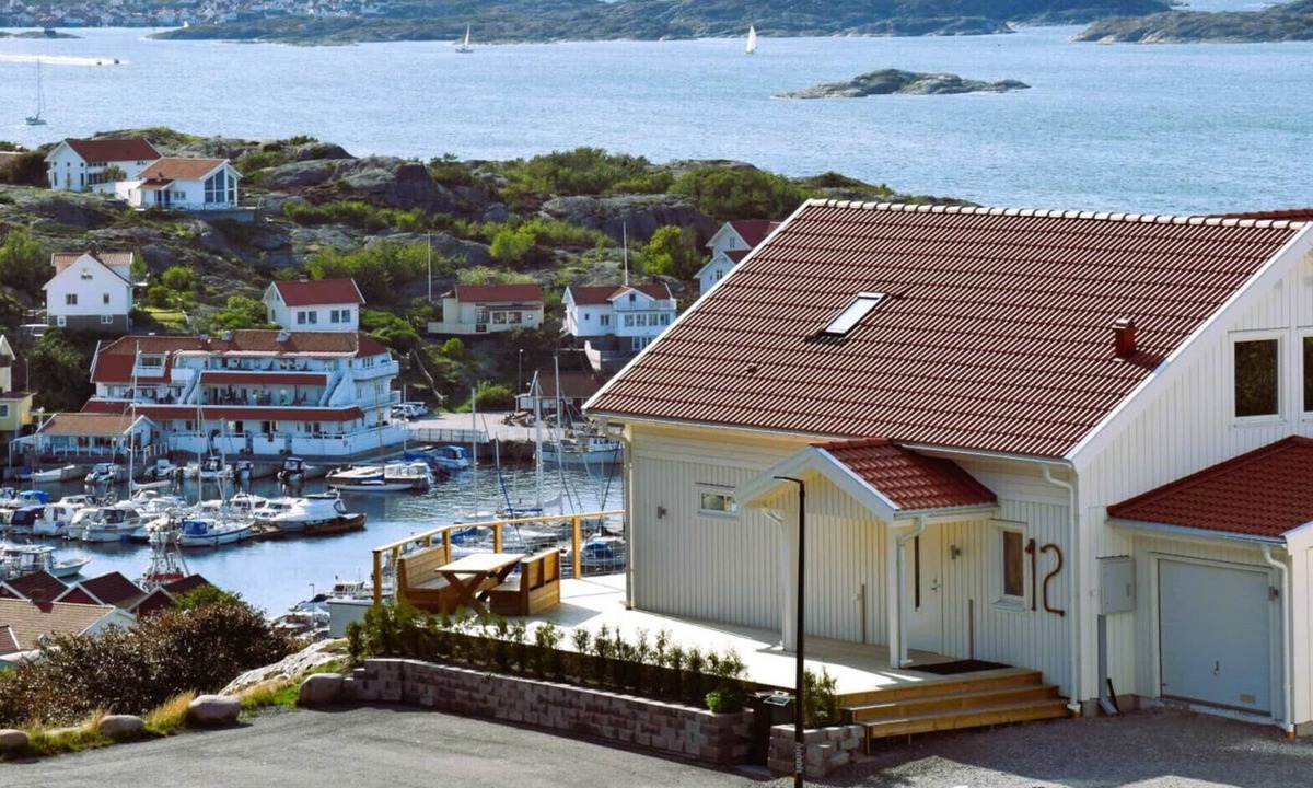 Ellos House | Panoramic view on Ellös top with 500m to sea | SE09125