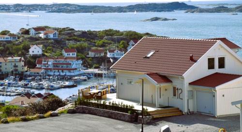 Ellos House | Panoramic view on Ellös top with 500m to sea SE09125