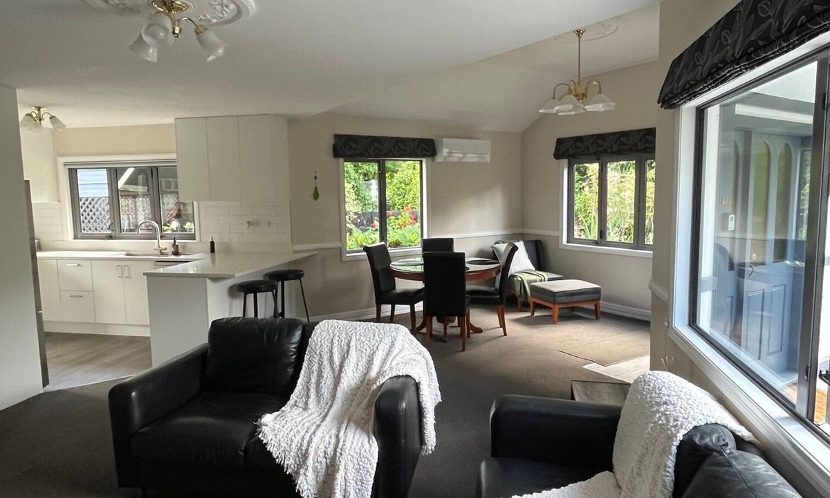 Upper Hutt House | Peaceful haven close to Upper Hutt activities
