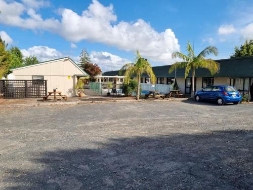 Opua Hotel | Pinelodge