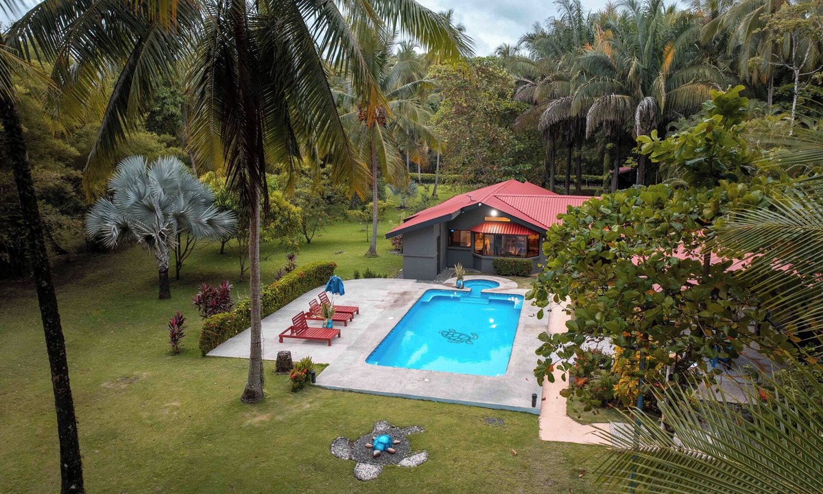 Parrita House | Playa Bandera Beachfront Casa – Private, Quiet, Pool, Incredible Sunsets