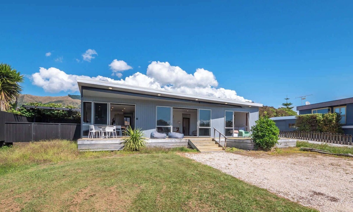 Pohara House | Pohara's Beachside Bliss