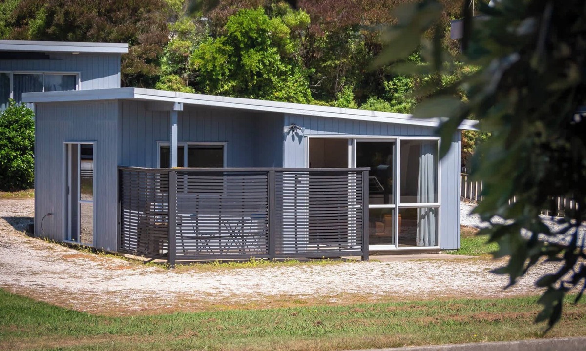 Pohara Cabin | Pohara's Beachside Gem