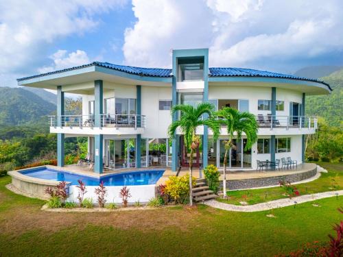 Canton Parrita House | Privacy-Panoramic views-Large Pool-Mountain top