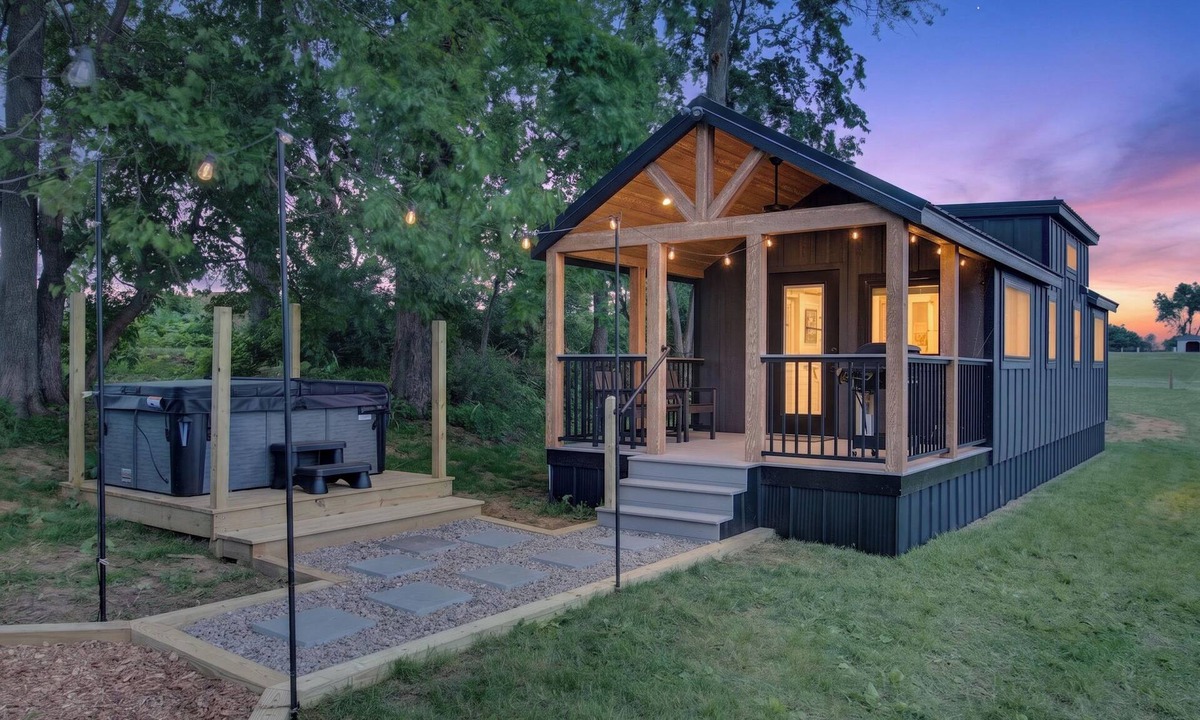 Gordonville House | Private Tiny Home Surrounded By Farmland W/Hottub