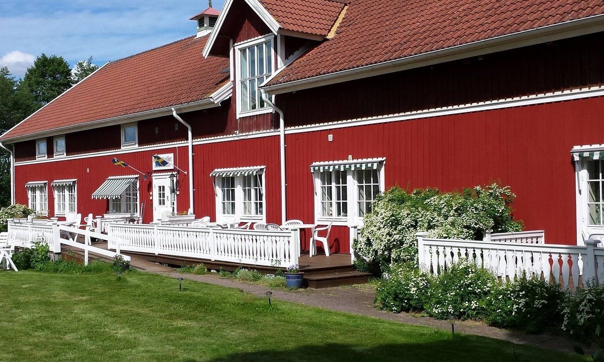 Norra Fagelas Bed & Breakfast | Röda Stallet B&B
