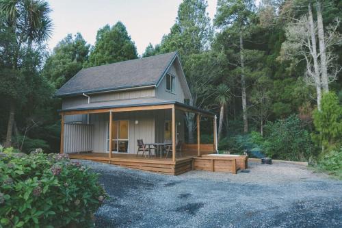 Raglan House | Raglan Rural Retreats - Forest View Cottage