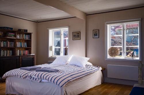 Osthammar Apartment | Remarkable Harbour View Cabin.