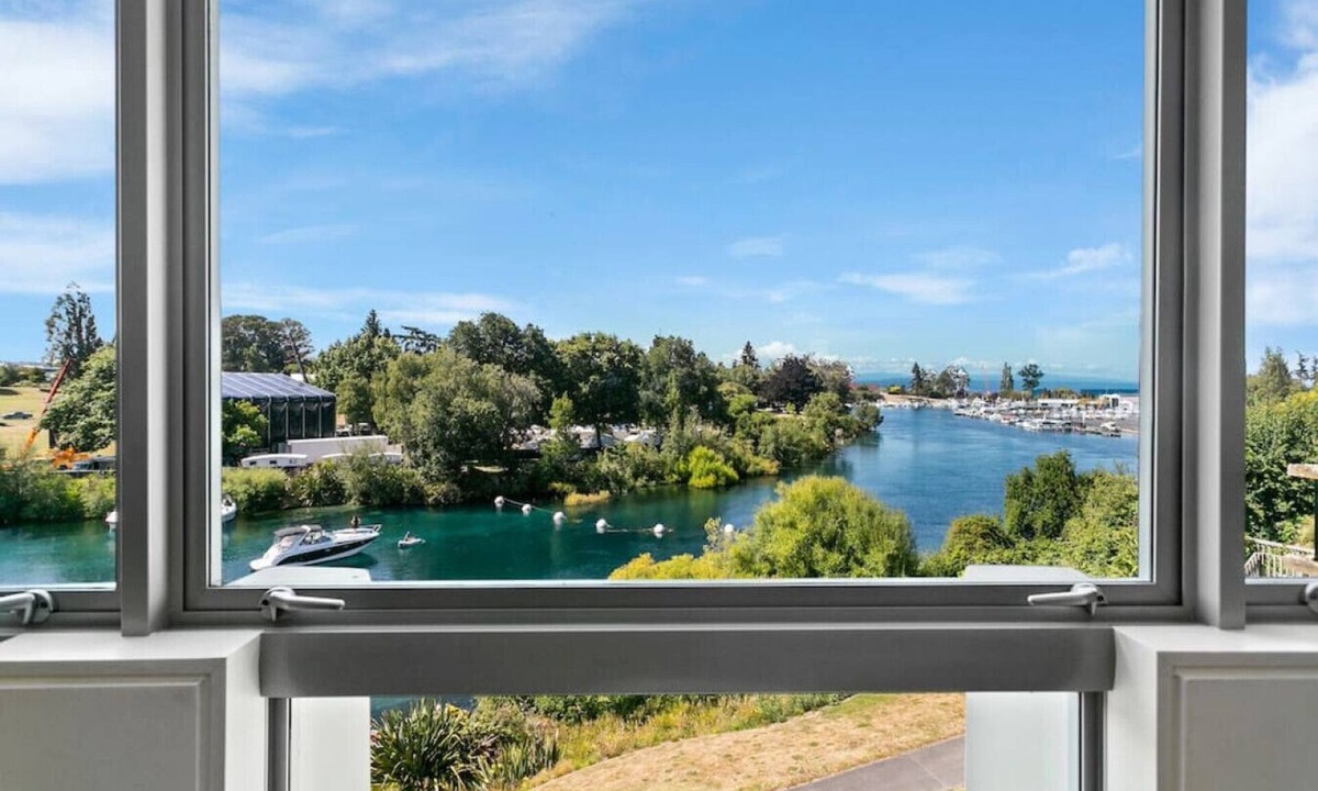 Nukuhau Apartment | Riverfront Apartment - spacious, modern & warm apartment, with beautiful river views