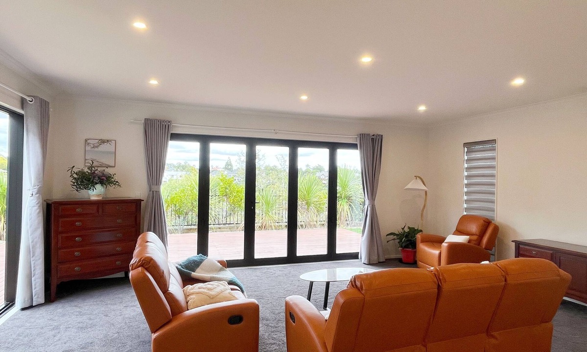 Hamilton House | Riverview Sunset Getaway - 4 bedroom 2.5 bathroom and stunning view